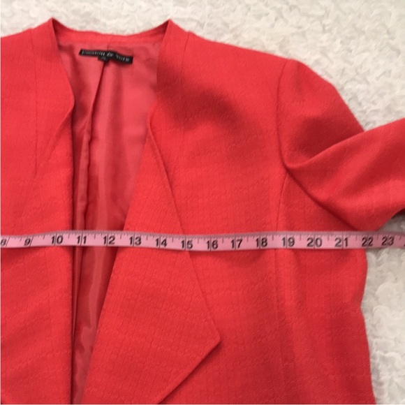 NWT PRESTON & YORK Women’s Coral Blazer Size 16
Beautiful Blazer - Picture 13 of 16